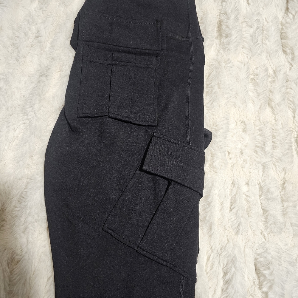 black cargo leggings